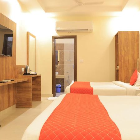 Hampton Hotel - 200 Mt From Golden Temple Amritsar Extérieur photo