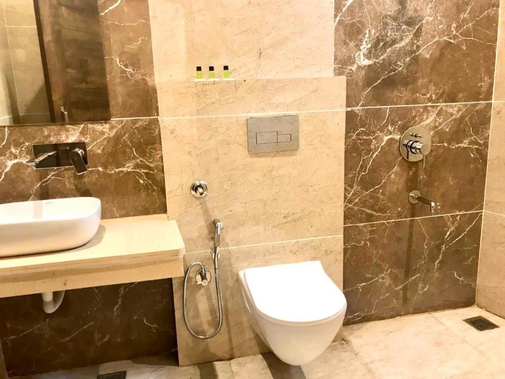 Hampton Hotel - 200 Mt From Golden Temple Amritsar Extérieur photo