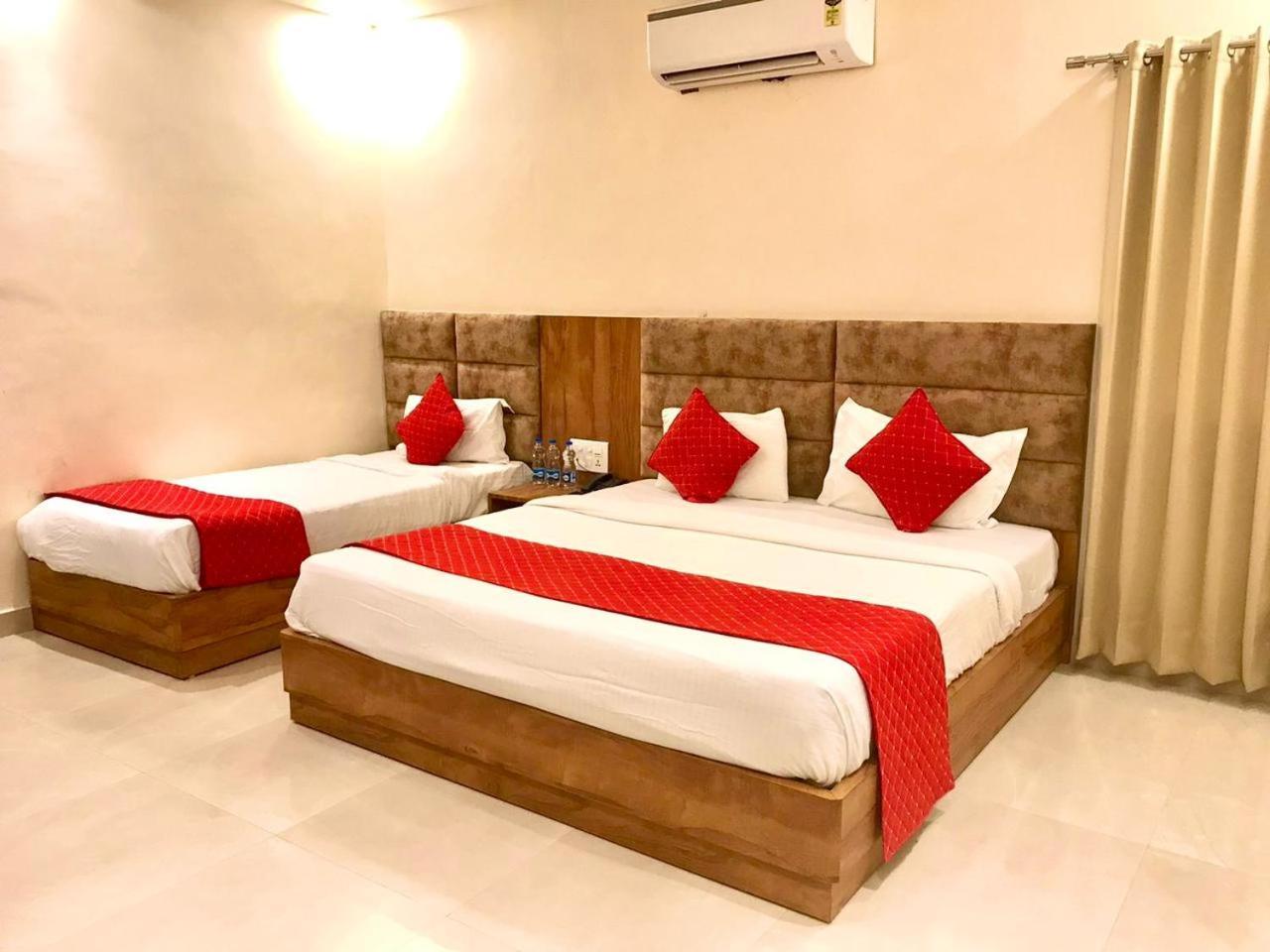 Hampton Hotel - 200 Mt From Golden Temple Amritsar Extérieur photo