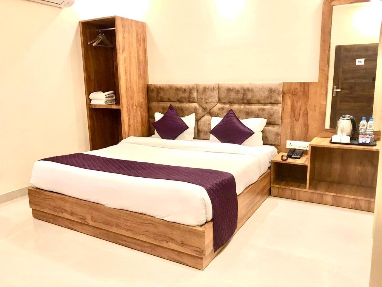 Hampton Hotel - 200 Mt From Golden Temple Amritsar Extérieur photo